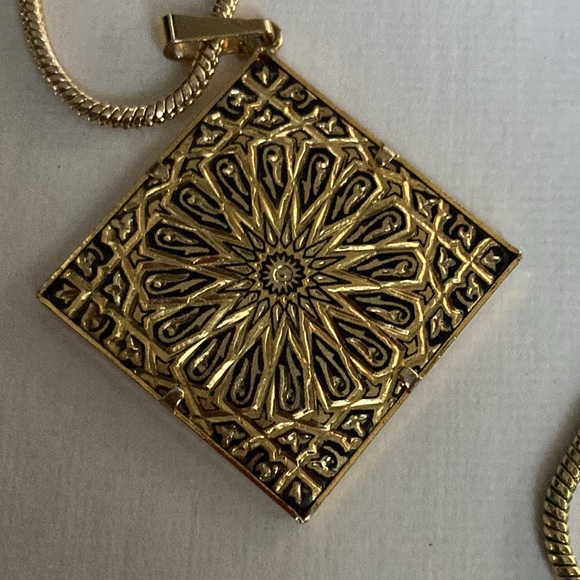 Vintage Gold Tone CH Carolina Herrera Square Filigree Pendant Long Necklace - Picture 6 of 10